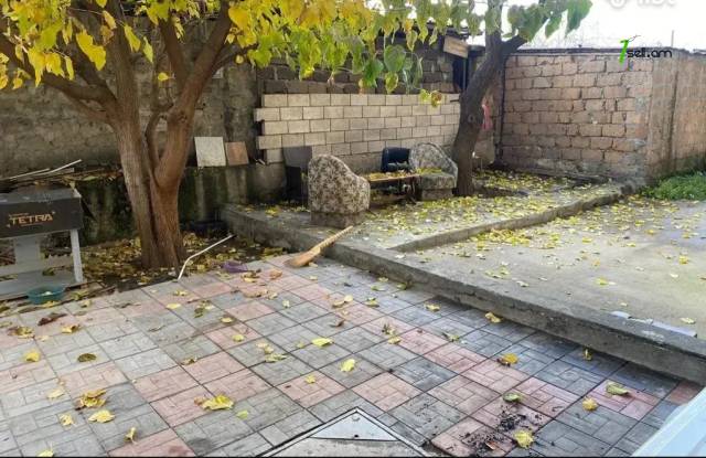 2 սենյականոց բնակարան Արաբկիրի 37-րդ փողոցում, 42 քմ, 1/5 հարկ, եվրովերանորոգված, քարե շենք