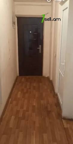 3 սենյականոց բնակարան Շարուրի փողոցում, 78 ք.մ., բարձր առաստաղներ, մի քանի պատշգամբ, քարե շենք