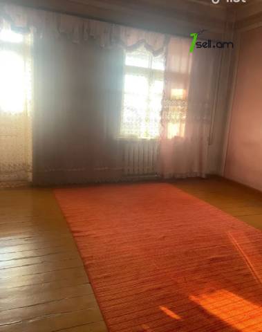 Երկու հարկանի քարե տուն Ավան 5-րդ փողոցում Ավանում, 640 ք.մ., 2 սանհանգույց