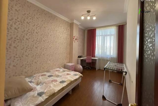 3 սենյականոց բնակարան նորակառույց շենքում Խորենացու փողոցում, 96 քմ, նախավերջին հարկ, 2 սանհանգույց