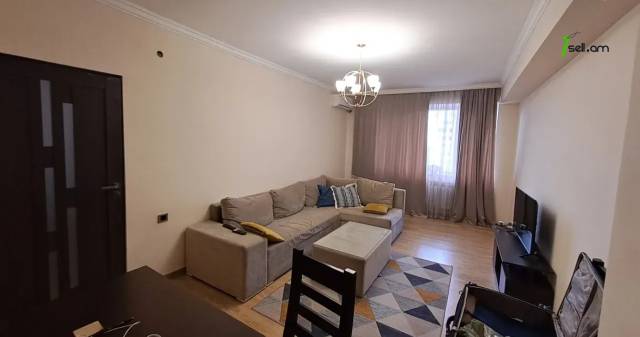 3 սենյականոց բնակարան Պարոնյան փողոցում, 115 քմ, նախավերջին հարկ, կապիտալ վերանորոգված