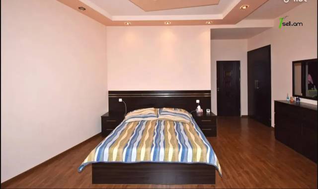 3 սենյականոց բնակարան նորակառույց շենքում Աղբյուր Սերոբի փողոցում, 130 ք.մ., 2 սանհանգույց