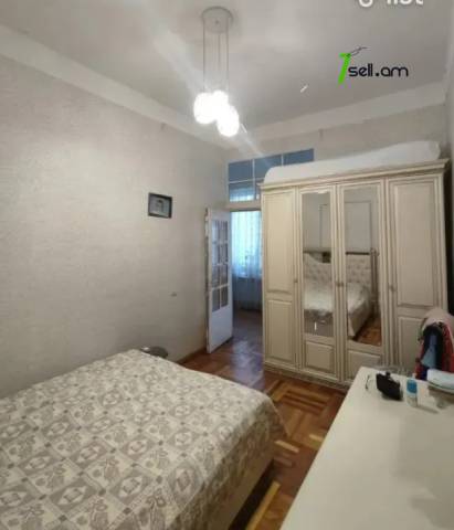 3 սենյականոց բնակարան Կոմիտասի պողոտայում, 78 ք.մ., 4/7 հարկ, կապիտալ վերանորոգված, քարե շենք