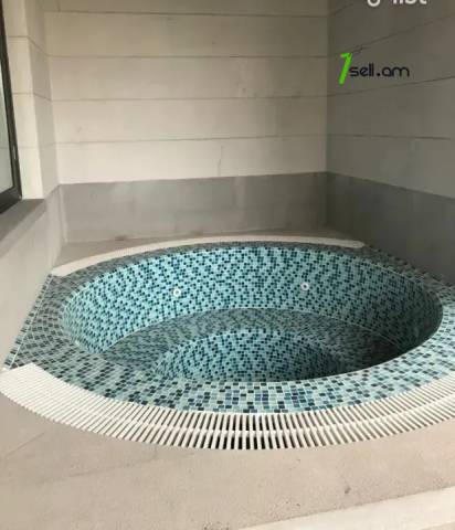 Ընդարձակ 3 սենյականոց բնակարան նորակառույց շենքում Վիկտոր Համբարձումյան փողոցում, 267 ք.մ.