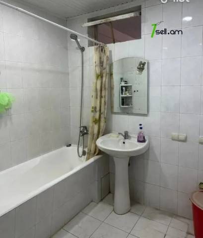 Երկու հարկանի քարե տուն Նոր Արեշի 35-րդ փողոցում Արաբկիրում, 188 ք.մ.