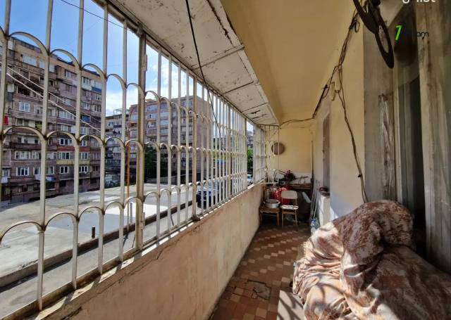 3 սենյականոց բնակարան Արմեն Տիգրանյանի փողոցում, 100 քմ, 1/9 հարկ