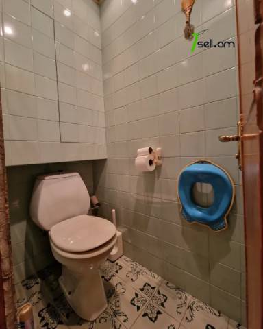 3 սենյականոց բնակարան Վիկտոր Համբարձումյանի փողոցում, 75 ք.մ., 2 սանհանգույց, 3/5 հարկ