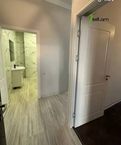 2 սենյականոց բնակարան նորակառույց շենքում Վահրամ Փափազյան փողոցում, 45 ք.մ., բարձր առաստաղներ