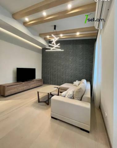 3 սենյականոց բնակարան կենտրոնում, 105 քմ, 2 սանհանգույց, բարձր առաստաղներ, կապիտալ վերանորոգված