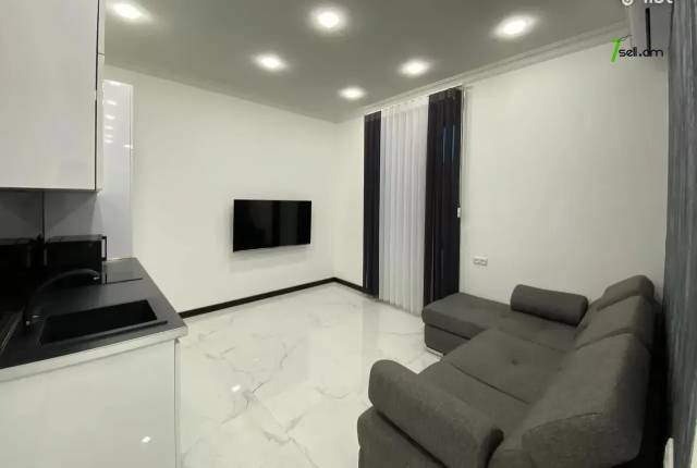 2 սենյականոց բնակարան Մեսրոպ Մաշտոցի պողոտայում, 33 քմ, 2/4 հարկ, բարձր առաստաղներ