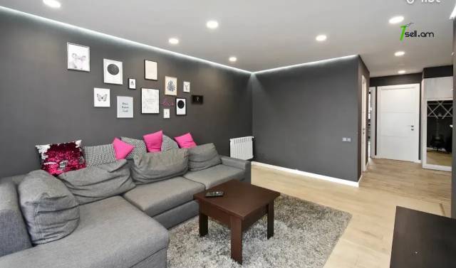 3 սենյականոց բնակարան Սարյան փողոցում, 77 ք.մ., դիզայներական ոճով վերանորոգված, քարե շենք