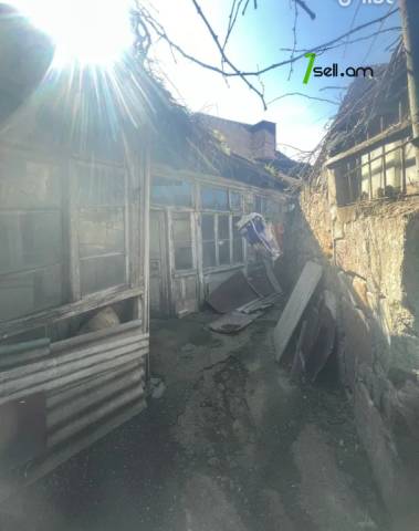 Հողատարածք բնակելի շինությունների համար Էրեբունիում, 200 ք.մ.