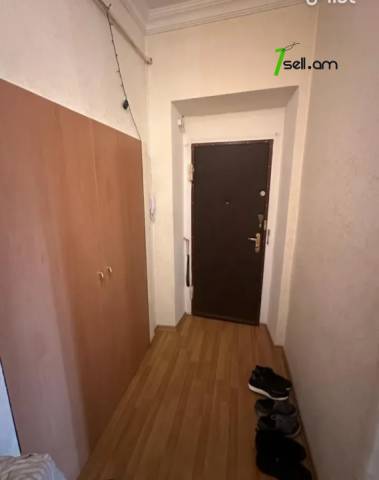 3 սենյականոց բնակարան Ազատության պողոտայում, 67 քմ, նախավերջին հարկ, բարձր առաստաղներ