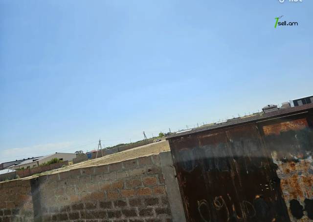 Հողատարածք բնակելի շինությունների համար Զովունիում, 1000 ք.մ.