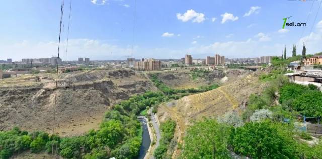 3 սենյականոց բնակարան Հովսեփ Էմինի փողոցում, 85 ք.մ., 6/14 հարկ