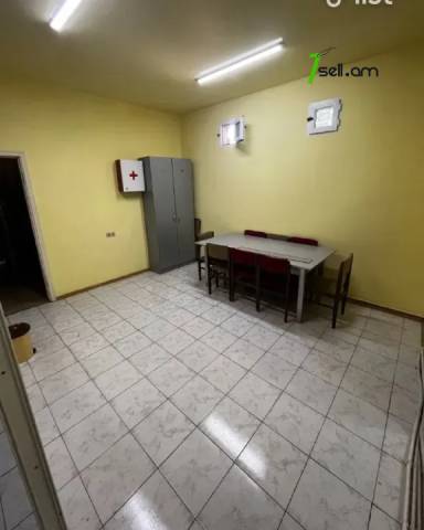 Գրասենյակային տարածք Բեկնազարյան փողոցում Աջափնյակում, 200 քմ