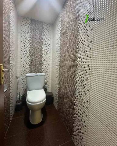 3 սենյականոց բնակարան Արցախի պողոտայում, 67 քմ, 1/14 հարկ, կապիտալ վերանորոգված, քարե շենք