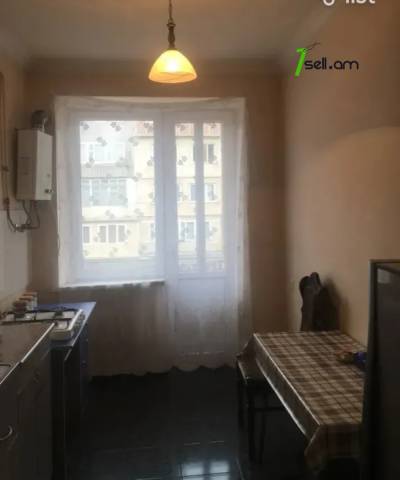 1 սենյականոց բնակարան Աշոտ Հովհաննիսյանի փողոցում, 34 քմ, 2/5 հարկ, կոսմետիկ վերանորոգում, քարե շենք