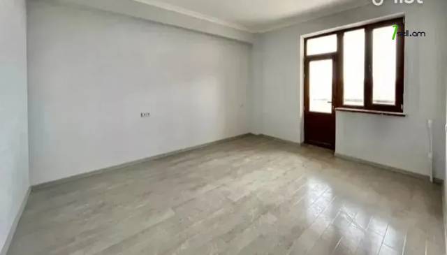 3 սենյականոց բնակարան նորակառույց շենքում Մոնթե Մելքոնյան փողոցում, 101 ք.մ., նախավերջին հարկ