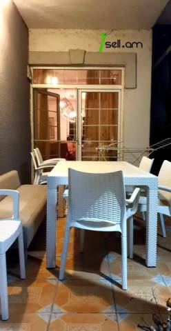 Մեկ հարկանի քարե տուն, Վահագնի Թաղամաս Աջափնյակում, 1600 ք.մ., 2 սանհանգույց, եվրովերանորոգված