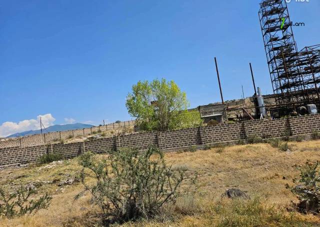 Հողատարածք արդյունաբերական օգտագործման Զովունիում, 10,000 ք.մ.