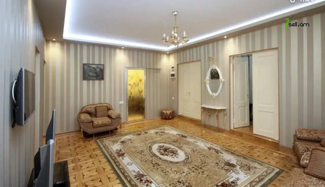 Երկու հարկանի քարե տուն Լուսինե Զաքարյան փողոցում Նորք Մարաշում, 343 քմ, 2 սանհանգույց