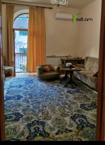 2 սենյականոց բնակարան Նալբանդյան փողոցում, 50 քմ, նախավերջին հարկ, բարձր առաստաղներ