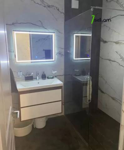 Երկու հարկանի տուն Արաբկիրում, 500 ք.մ., 2 սանհանգույց, դիզայներական ոճով վերանորոգված