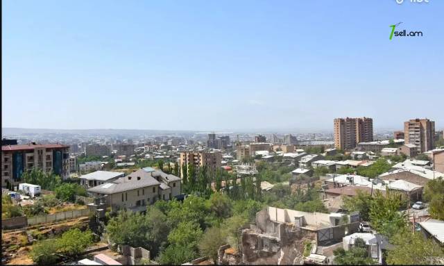 3 սենյականոց բնակարան նորակառույց շենքում Աղբյուր Սերոբի փողոցում, 130 ք.մ., 2 սանհանգույց