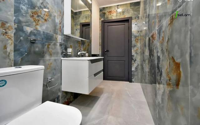 4 սենյականոց բնակարան նորակառույց շենքում, Paronyan St, 135 ք.մ., նախավերջին հարկ, 2 սանհանգույց