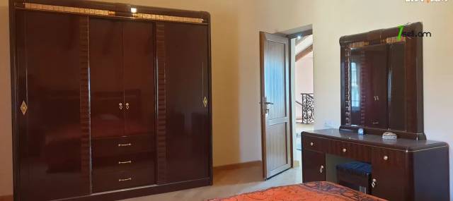 Երկու հարկանի քարե տուն Բագրևանդի փողոցում Նոր Նորքում, 250 ք.մ., 2 սանհանգույց, եվրովերանորոգված