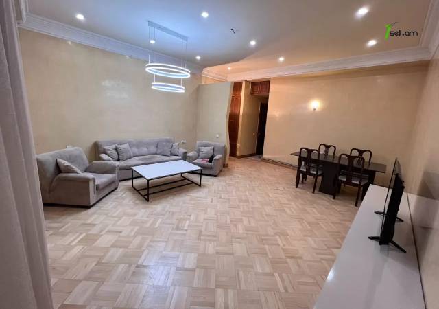 3 սենյականոց բնակարան Ամիրյան փողոցում, 70 ք.մ., 3/5 հարկ, կապիտալ վերանորոգված, քարե շենք