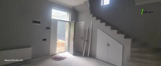 Երկու հարկանի տուն Առինջ 21-րդ փողոցում Առինջում, 12 քմ, 2 սանհանգույց, մասնակի վերանորոգում