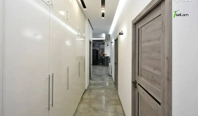 4 սենյականոց բնակարան նորակառույց շենքում Էրեբունու փողոցում, 118 ք.մ., 13/16 հարկ, 2 սանհանգույց