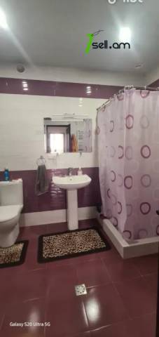 Երկու հարկանի տուն Պետրոս Դուրյանի փողոցում Ավանում, 330 քմ, 2 սանհանգույց, կապիտալ վերանորոգված