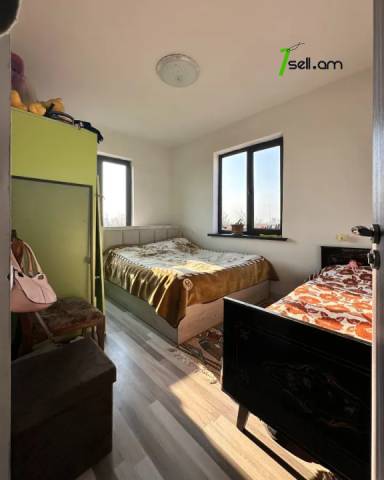 Մեկ հարկանի քարե տուն 10-րդ փողոցում Այնթապում, 335 ք.մ., կապիտալ վերանորոգված