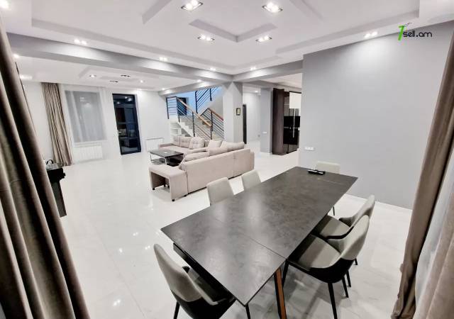 Երկու հարկանի քարե տուն Գոգոլի փողոցում Քանաքեռ Զեյթունում, 650 ք.մ., 3+ սանհանգույց