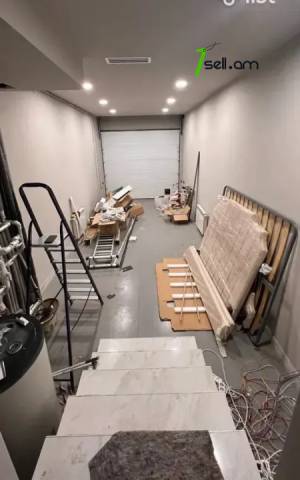 Երկու հարկանի թաունհաուզ Վերին Անտառային փողոցում կենտրոնում, 250 ք.մ., 3+ սանհանգույց