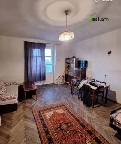 1 սենյականոց բնակարան Կոմիտասի պողոտայում, 48 քմ, 3/5 հարկ, բարձր առաստաղներ, քարե շենք