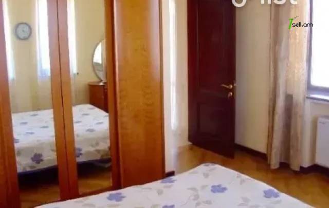 Երկու հարկանի քարե տուն Ծարավ աղբյուրի փողոցում Ավանում, 440 ք.մ., 3+ սանհանգույց, եվրովերանորոգված