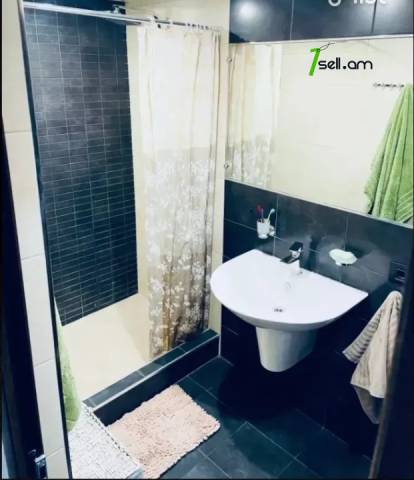 3 սենյականոց բնակարան, Դավթաշեն 1-ին թաղամաս, 90 ք.մ., նախավերջին հարկ, կապիտալ վերանորոգված