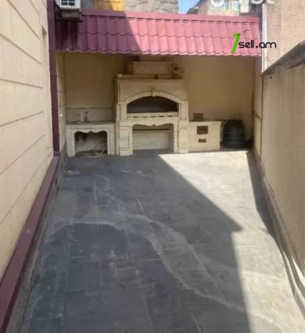 Չորս հարկանի քարե տուն, Kond District կենտրոնում, 450 ք.մ., 3+ սանհանգույց, կապիտալ վերանորոգված