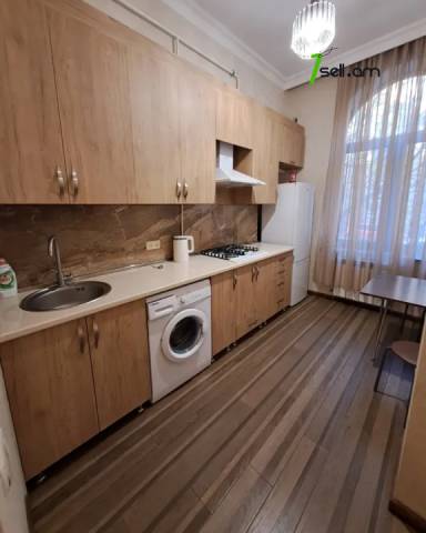 2 սենյականոց բնակարան Ալեքսանդր Սպենդիարյանի փողոցում, 90 ք.մ., 1/5 հարկ, կապիտալ վերանորոգված