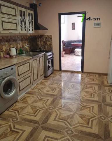 Մեկ հարկանի քարե տուն Հայկ Բժշկյանց փողոցում Հայանիստում, 150 քմ, կապիտալ վերանորոգված