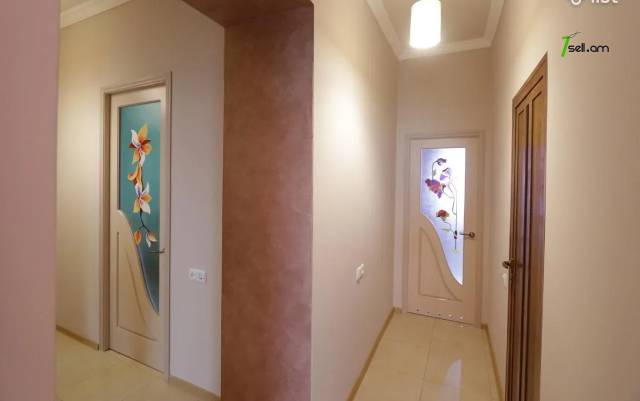 3 սենյականոց բնակարան Կոմիտասի պողոտայում, 83 քմ, բարձր առաստաղներ, մի քանի պատշգամբ