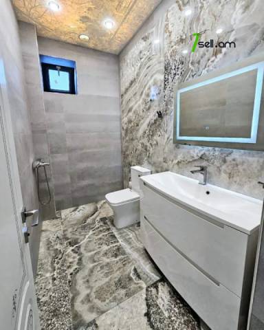 Երկու հարկանի քարե տուն Գարեգին Հովսեփյանի փողոցում Նորք Մարաշում, 950 քմ, 3+ սանհանգույց