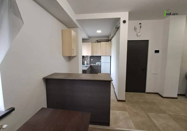 2 սենյականոց բնակարան նորակառույց շենքում Այվազովսկու փողոցում, 50 քմ, 2/4 հարկ, եվրովերանորոգված