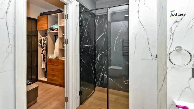 Երկու հարկանի թաունհաուզ Ծարավ Աղբյուր փողոցում Ավանում, 270 քմ, 3+ սանհանգույց