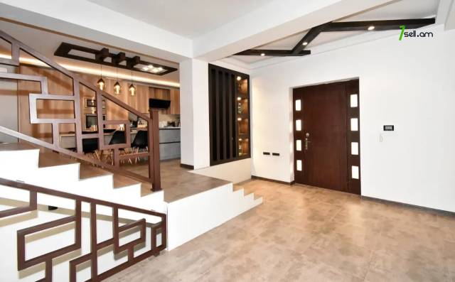 Երկու հարկանի քարե տուն, Նոյ թաղամաս Մալաթիա Սեբաստիայում, 1020 ք.մ., 3+ սանհանգույց