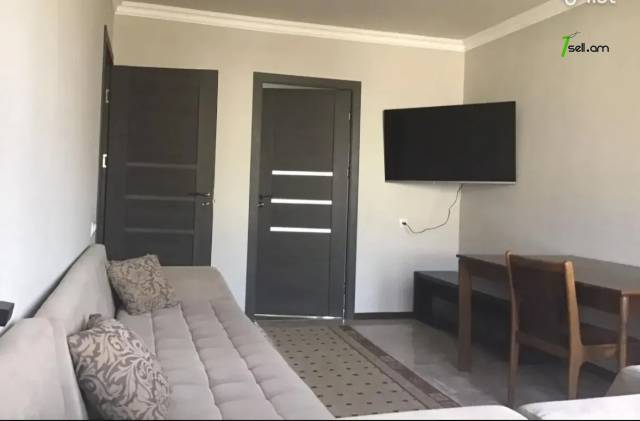 3 սենյականոց բնակարան Մարգարյան փողոցում, 78 ք.մ., 2/5 հարկ, մի քանի պատշգամբ, եվրովերանորոգված